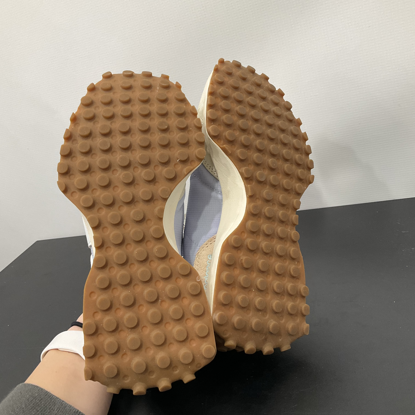 Shoes Sneakers By New Balance Size: 6.5