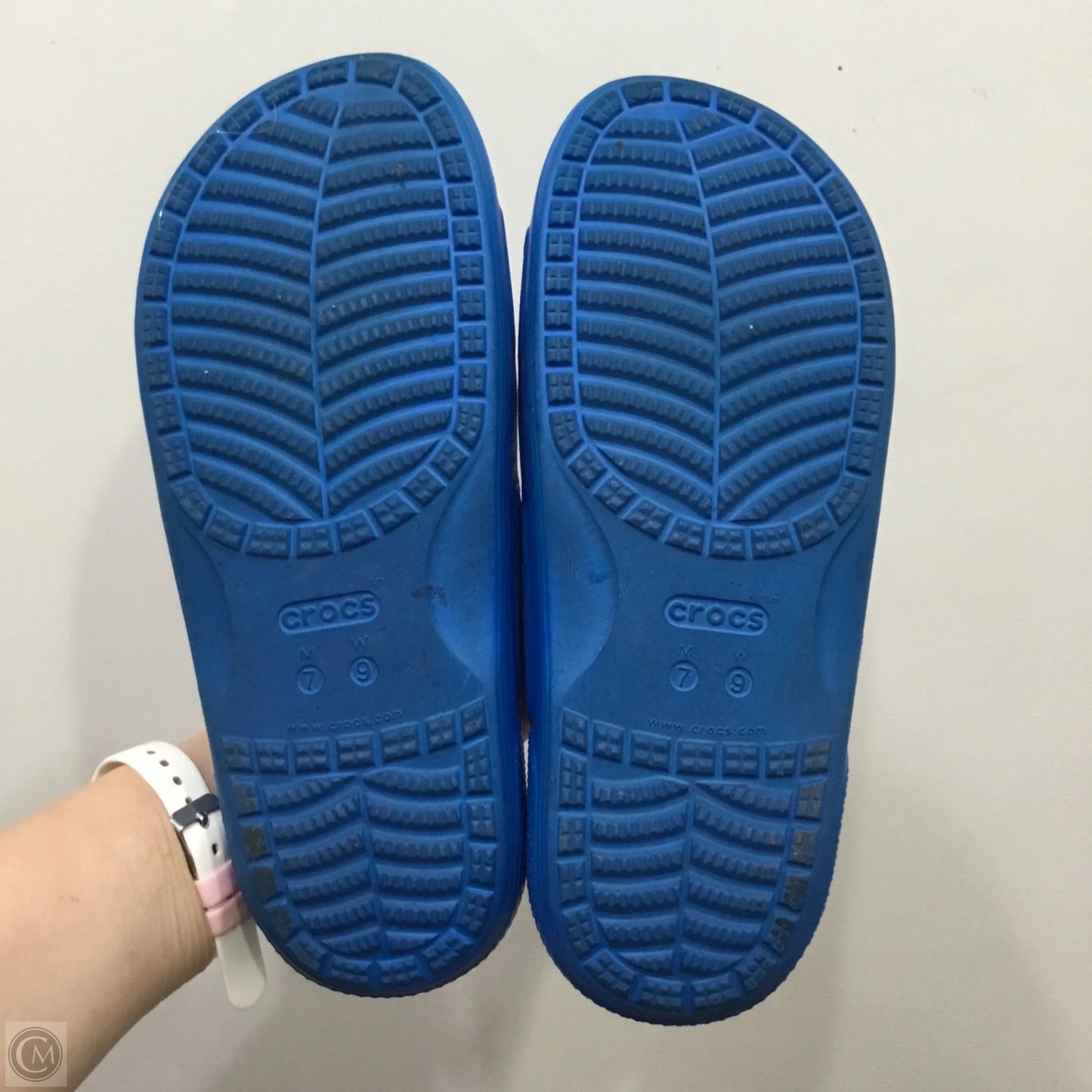 Sandals Flats By Crocs In Blue, Size: 9