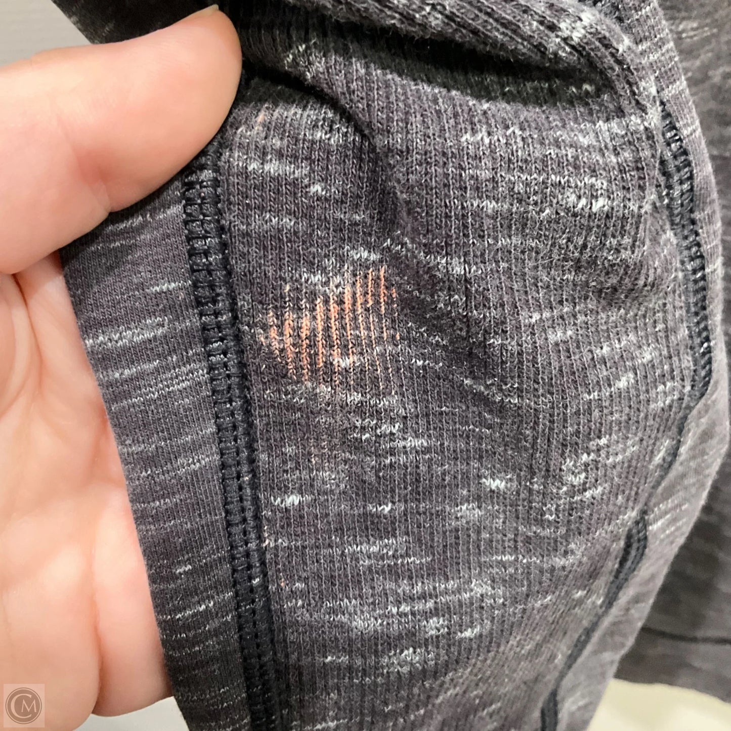 Athletic Top Long Sleeve Crewneck By Lululemon In Grey, Size: 8
