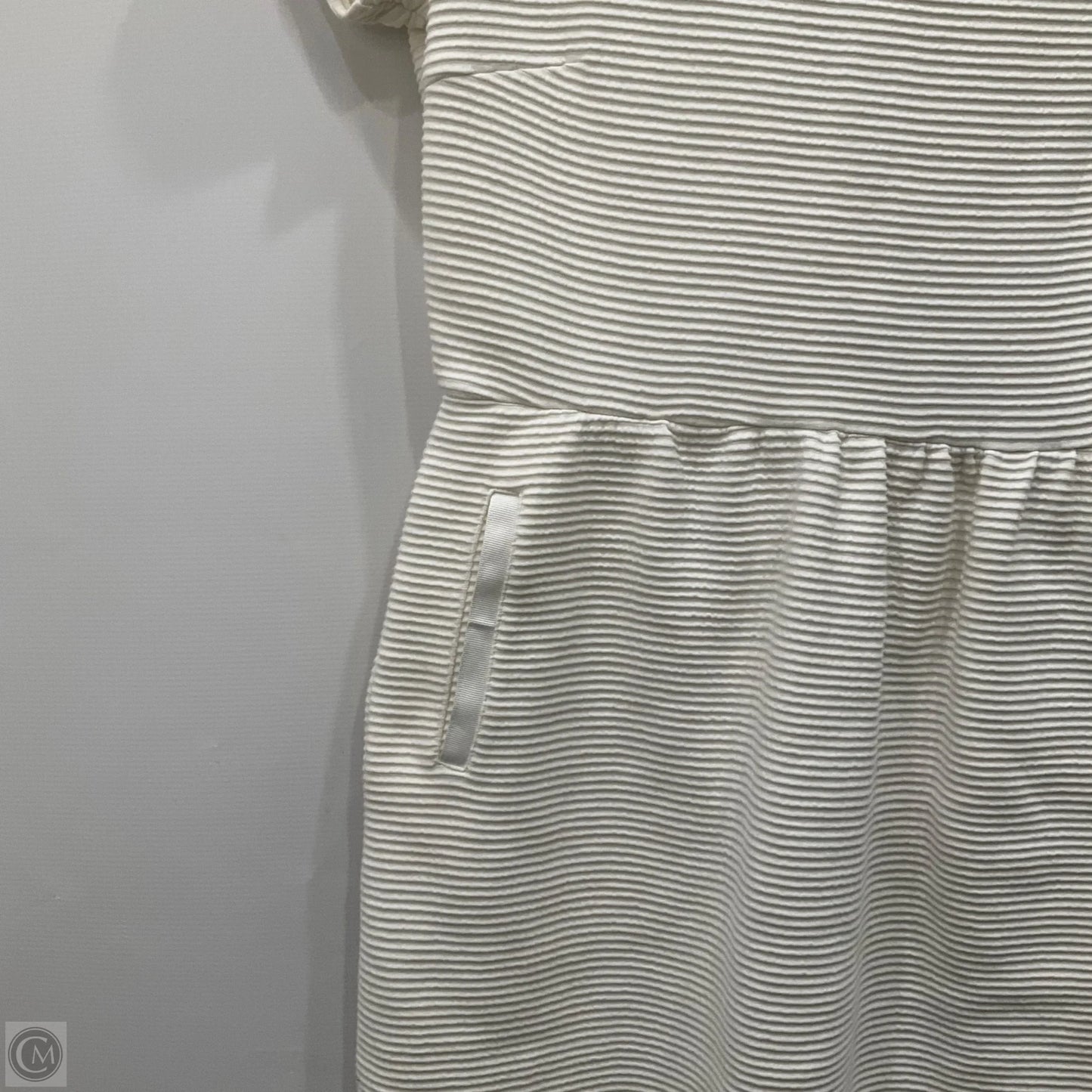 Dress Casual Short By Vineyard Vines In White, Size: S
