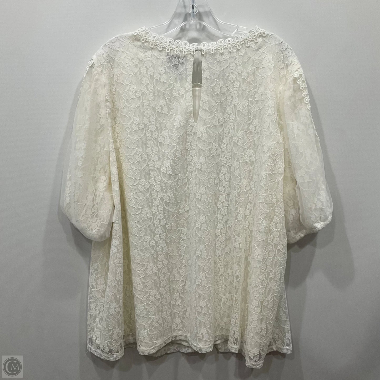 Top Short Sleeve By Torrid In White, Size: 2x