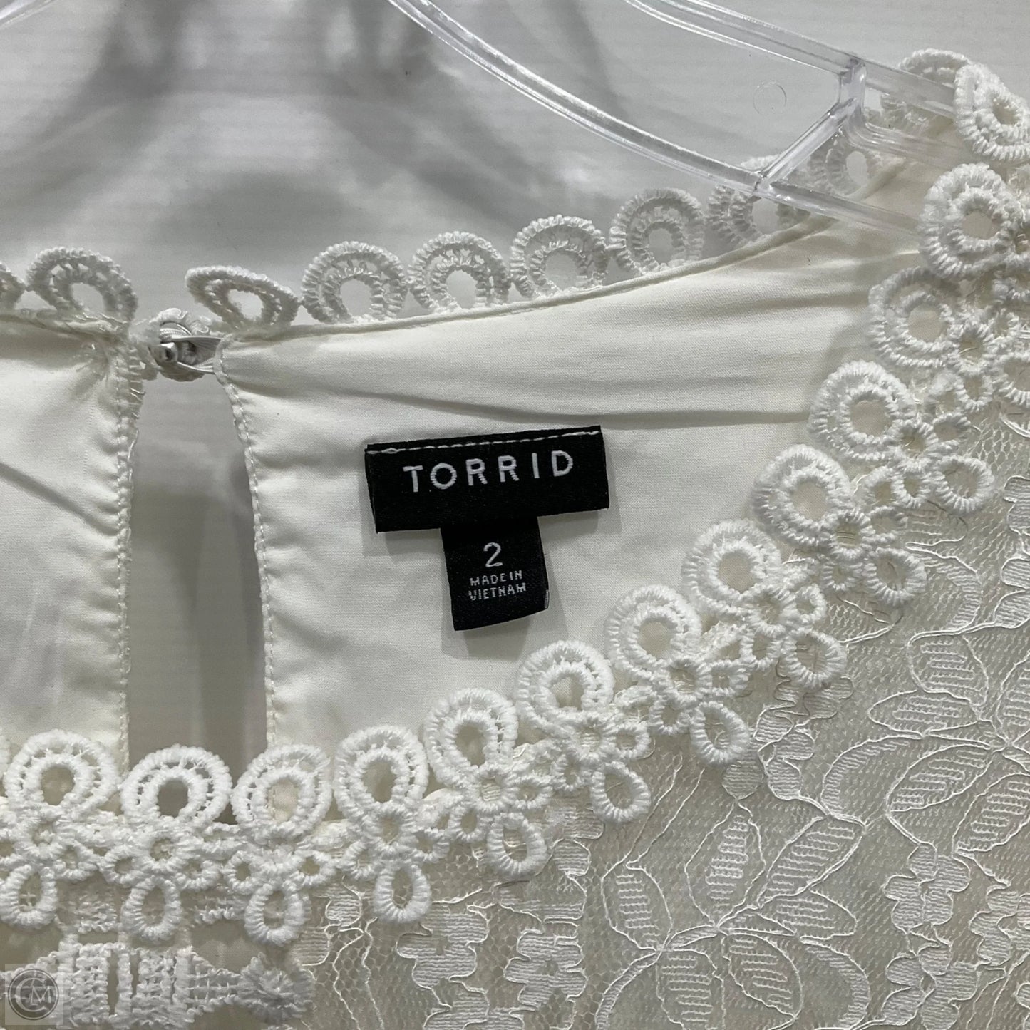 Top Short Sleeve By Torrid In White, Size: 2x