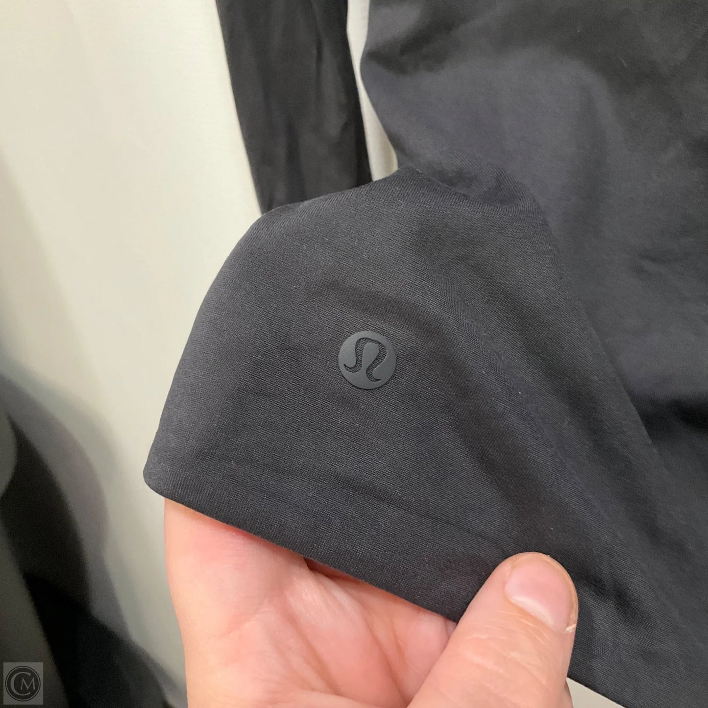 Athletic Top Long Sleeve Crewneck By Lululemon In Black, Size: S