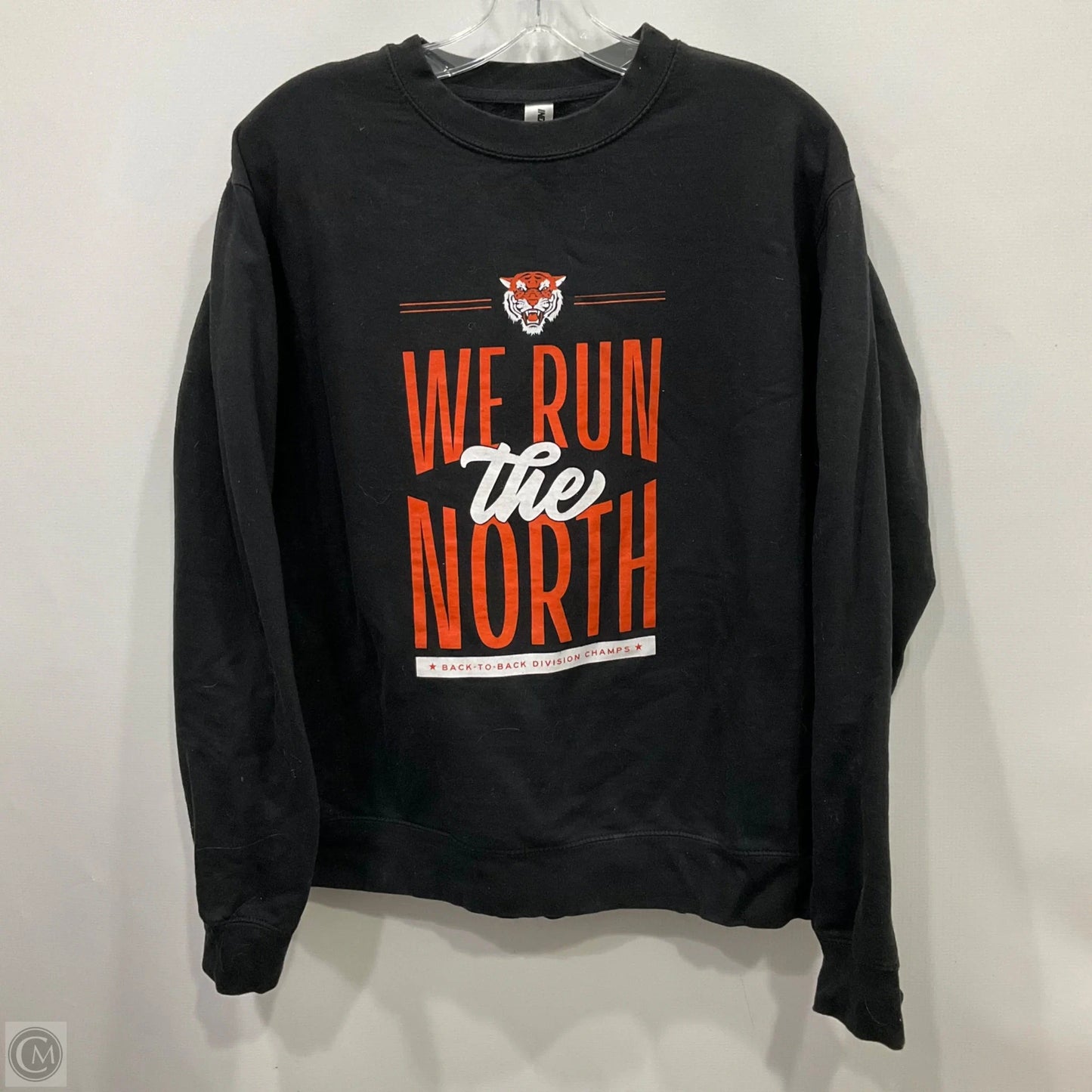 Sweatshirt Crewneck By Clothes Mentor In Black, Size: M
