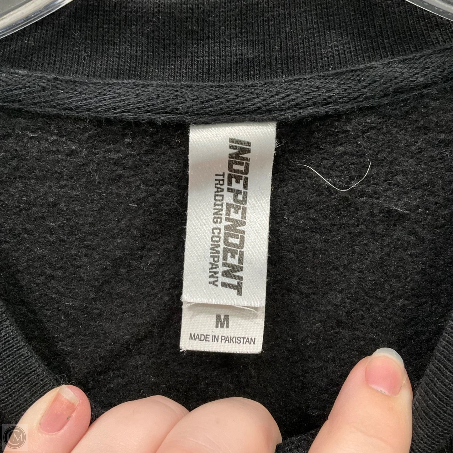 Sweatshirt Crewneck By Clothes Mentor In Black, Size: M