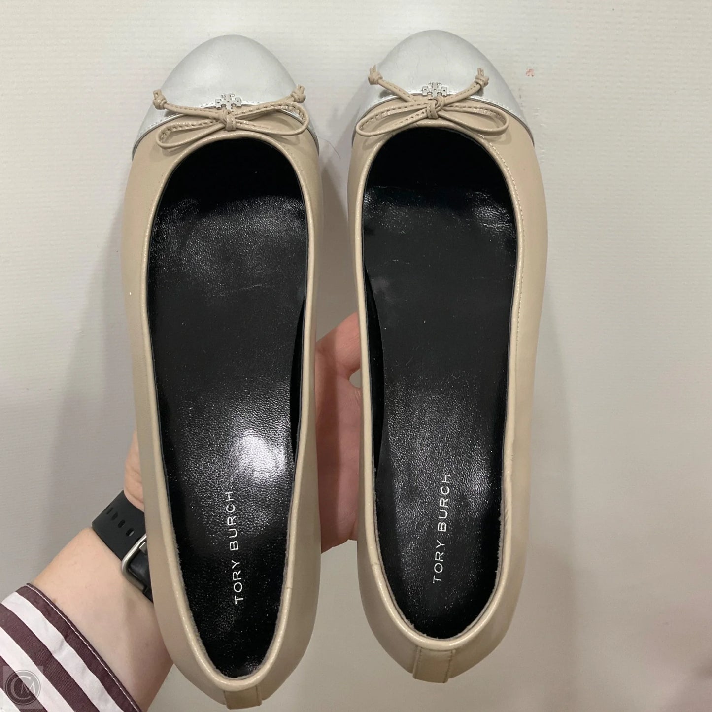 Shoes Designer By Tory Burch In Grey & Silver, Size: 9
