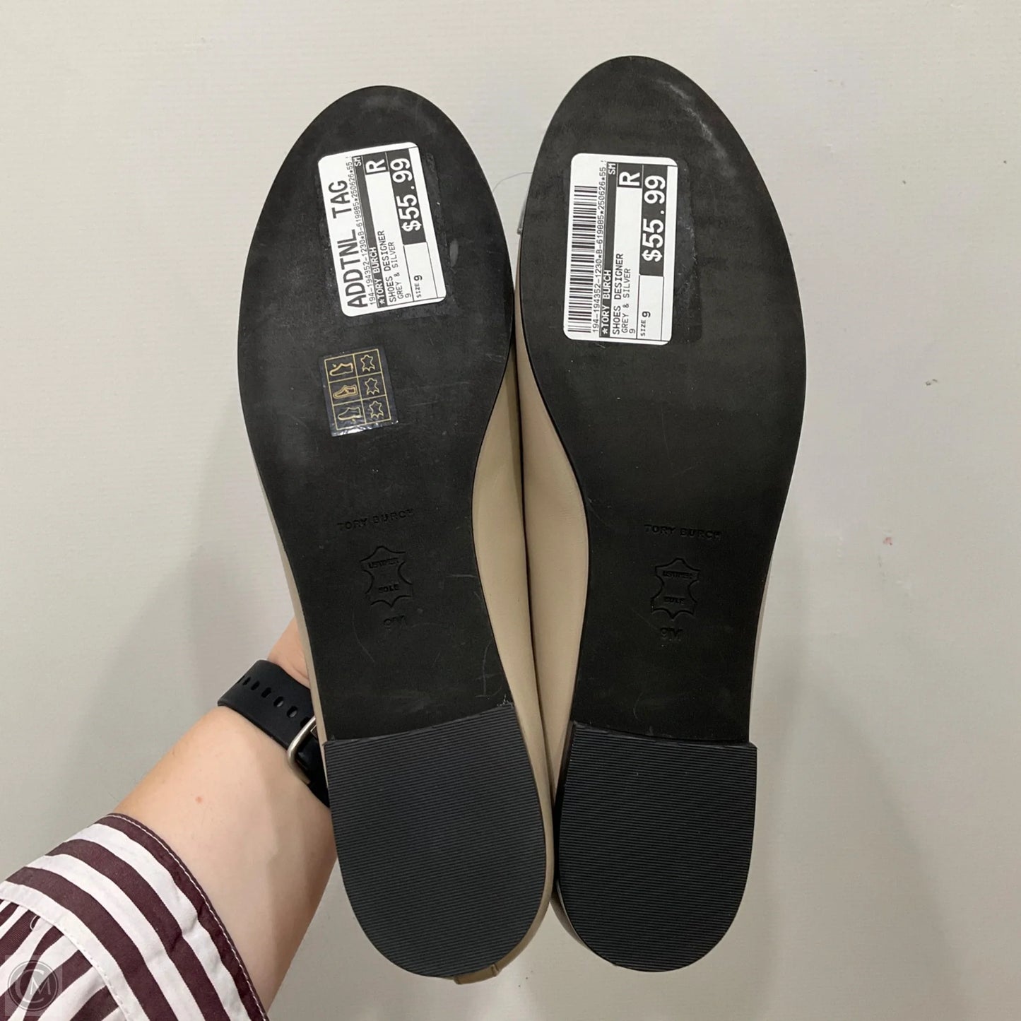 Shoes Designer By Tory Burch In Grey & Silver, Size: 9