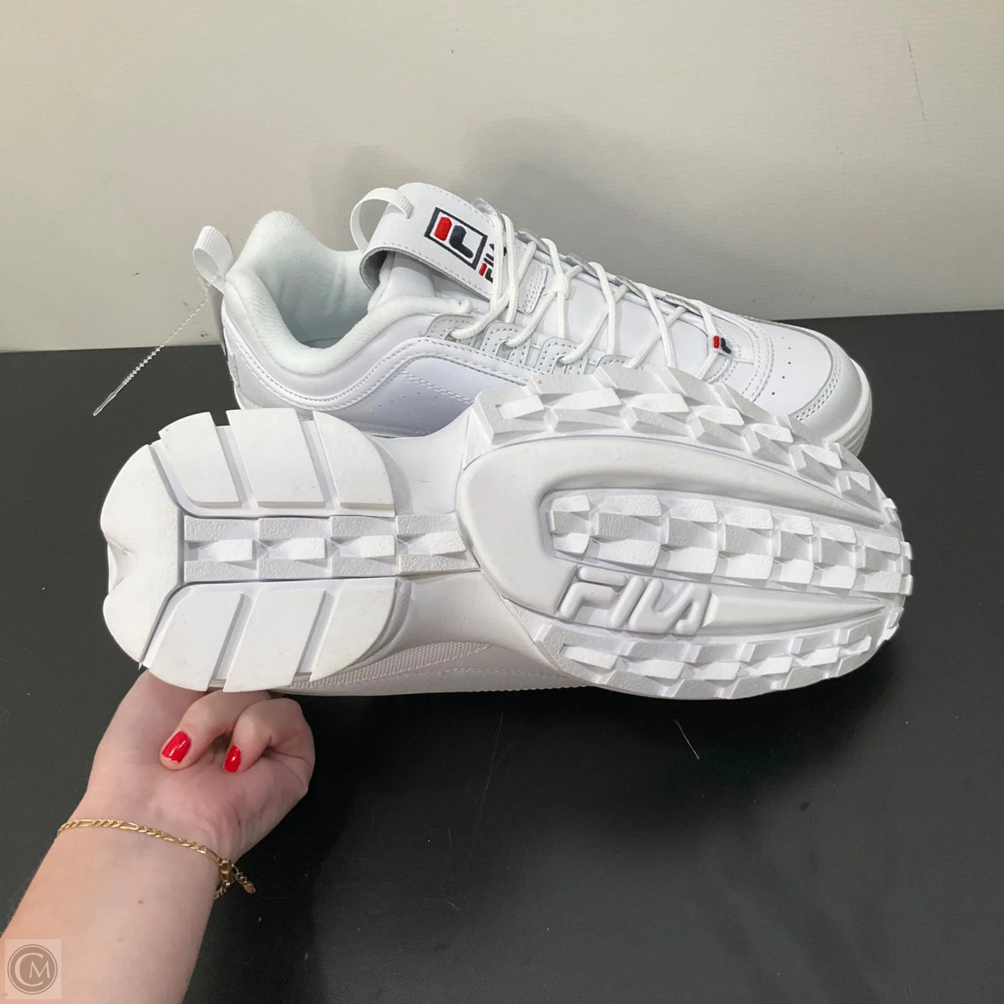 Shoes Sneakers By Fila In White, Size: 11