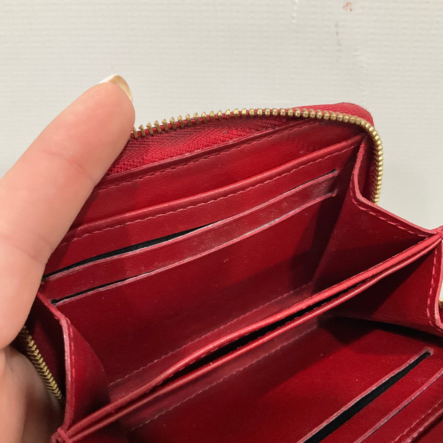 Vernis Zippy Wallet Wallet Luxury Designer By Louis Vuitton In Red, Size:Small