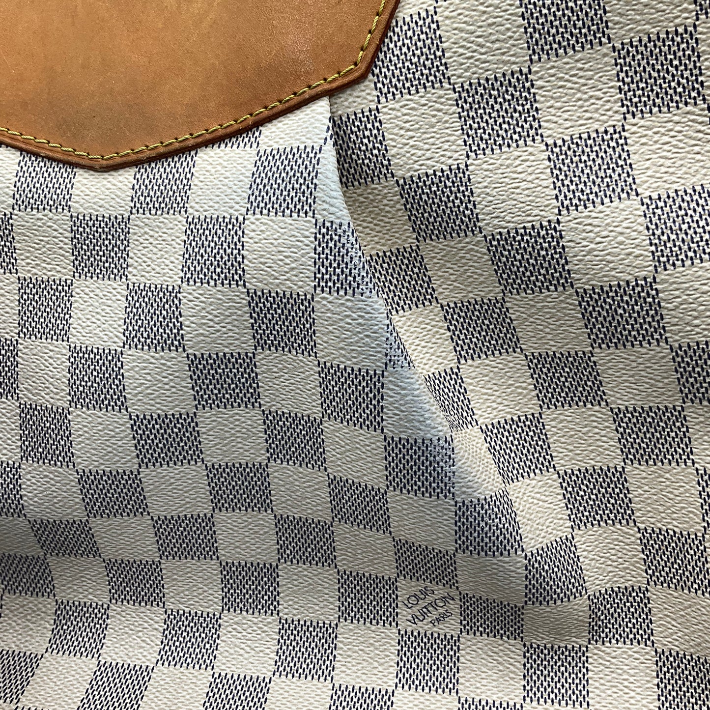 Crossbody Luxury Designer By Louis Vuitton, Size: Large