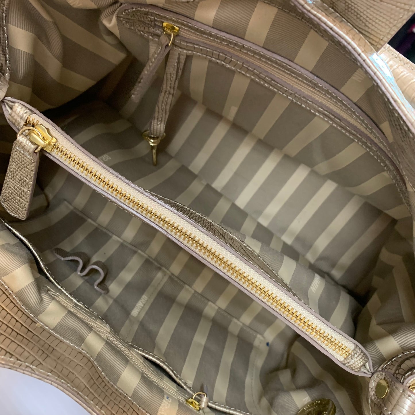 Handbag Designer By Brahmin, Size: Medium