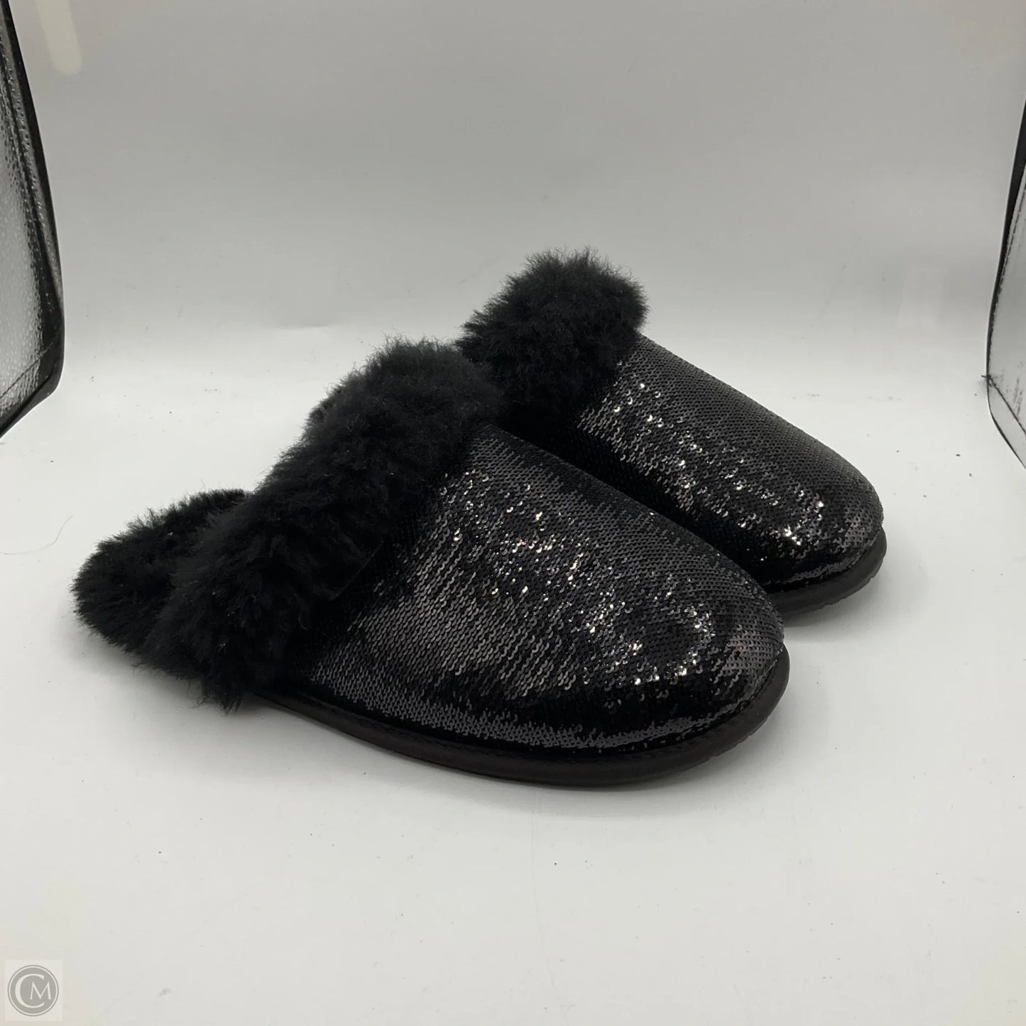 Slippers Designer By Ugg In Black Size 6