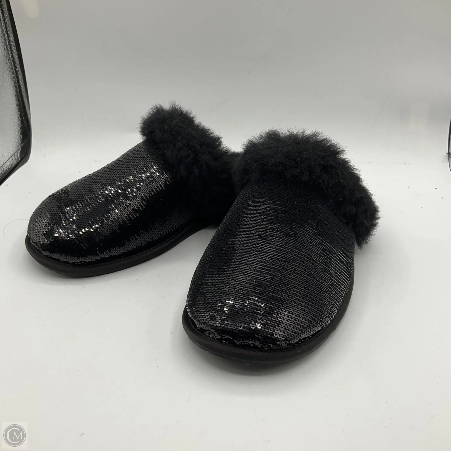 Slippers Designer By Ugg In Black Size 6