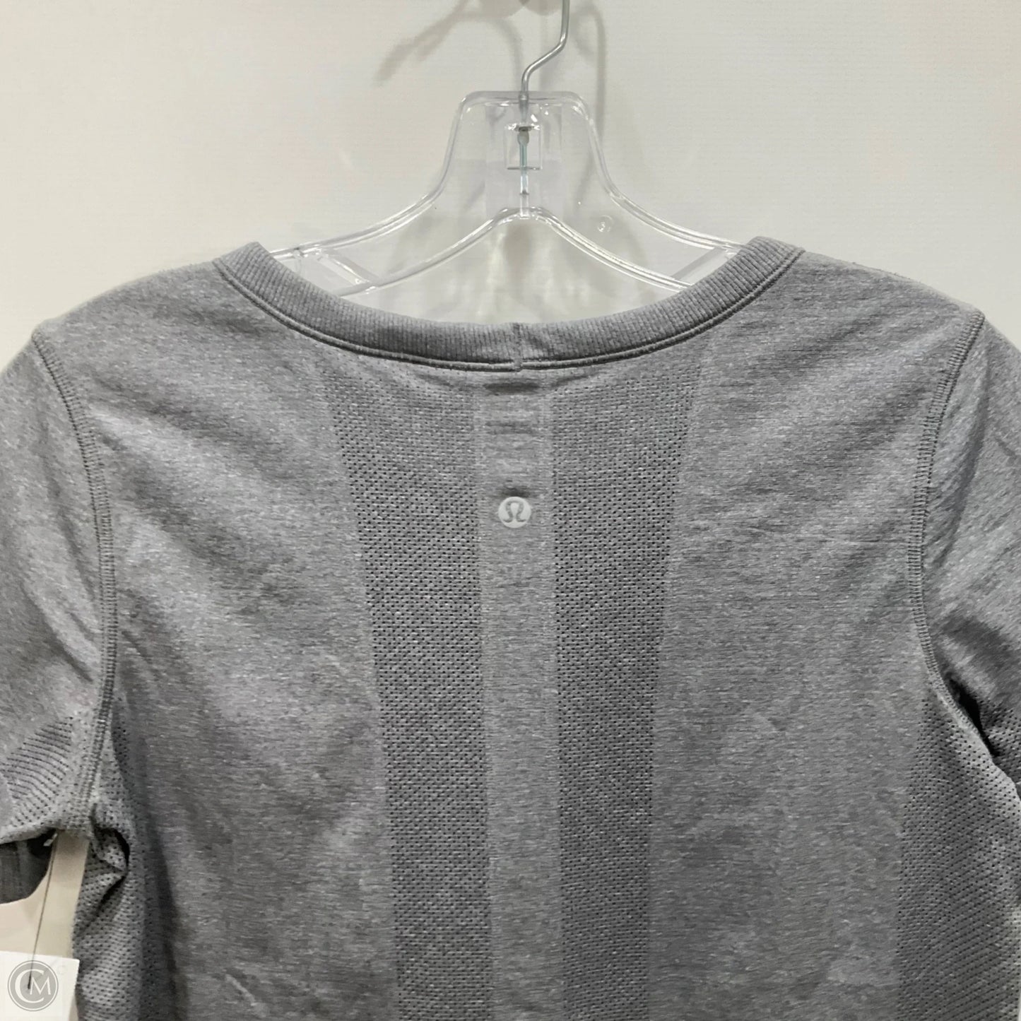 Athletic Top Short Sleeve By Lululemon In Grey, Size: 8