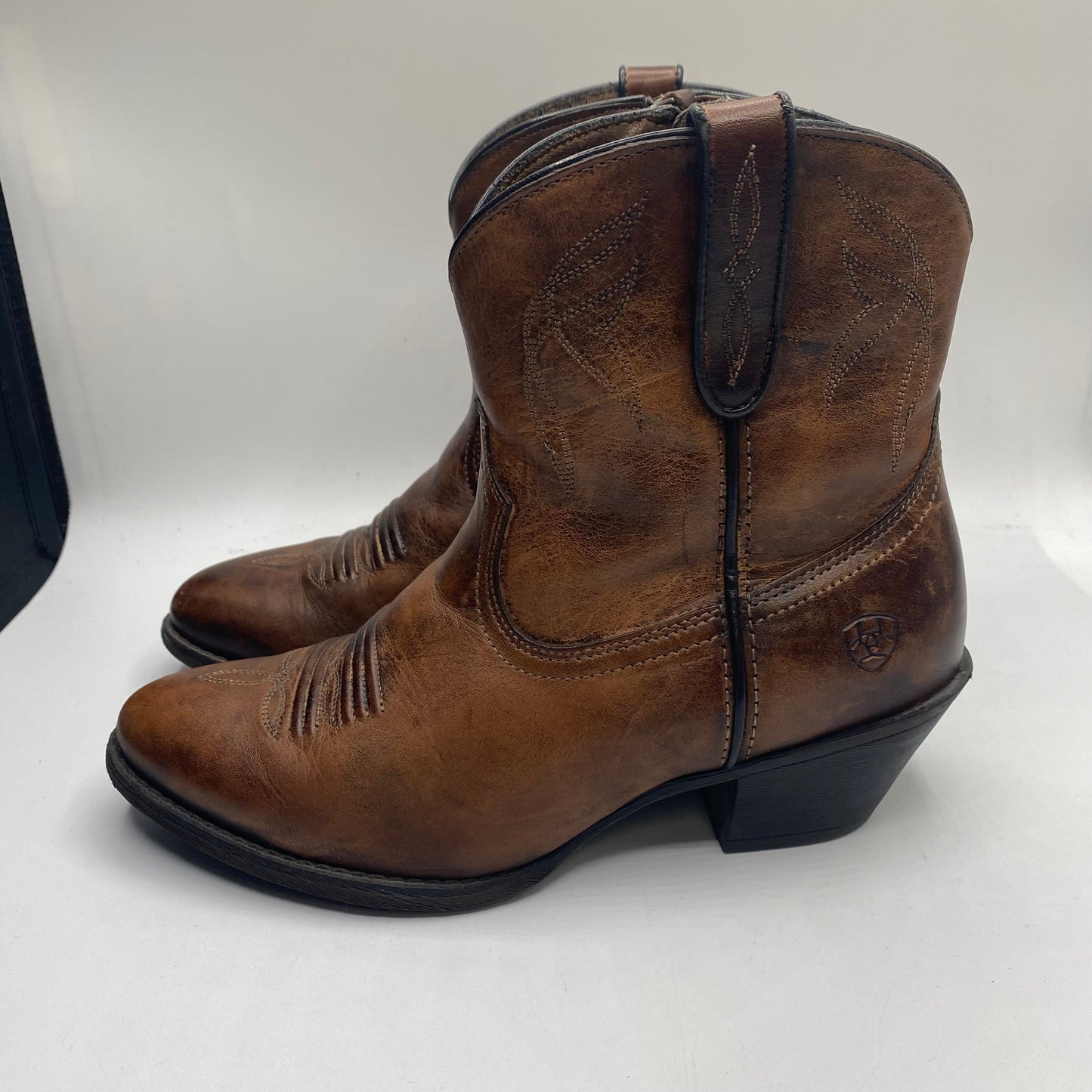 Boots Western By Ariat In Brown, Size: 7