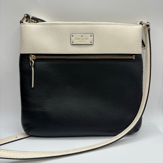 Crossbody Designer By Kate Spade, Size: Medium