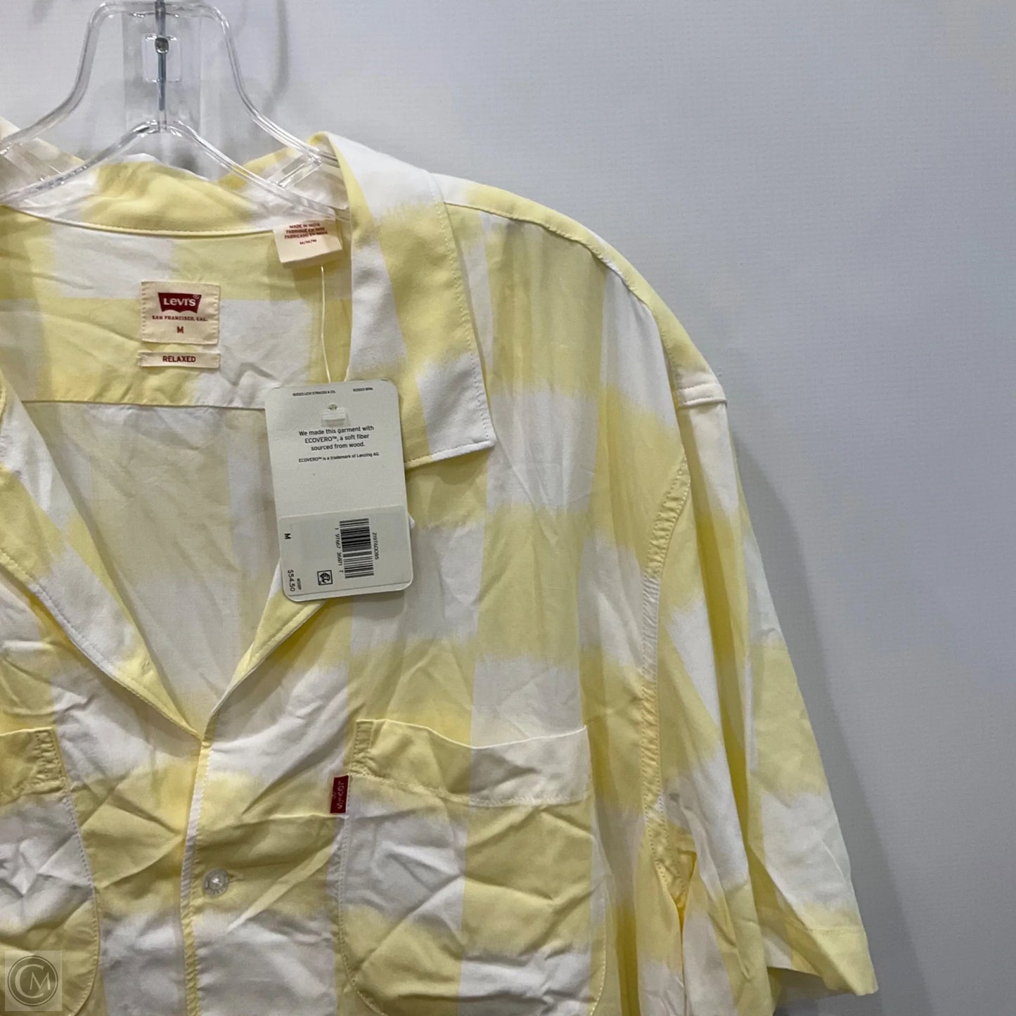 Top Short Sleeve By Levis In Yellow, Size: M