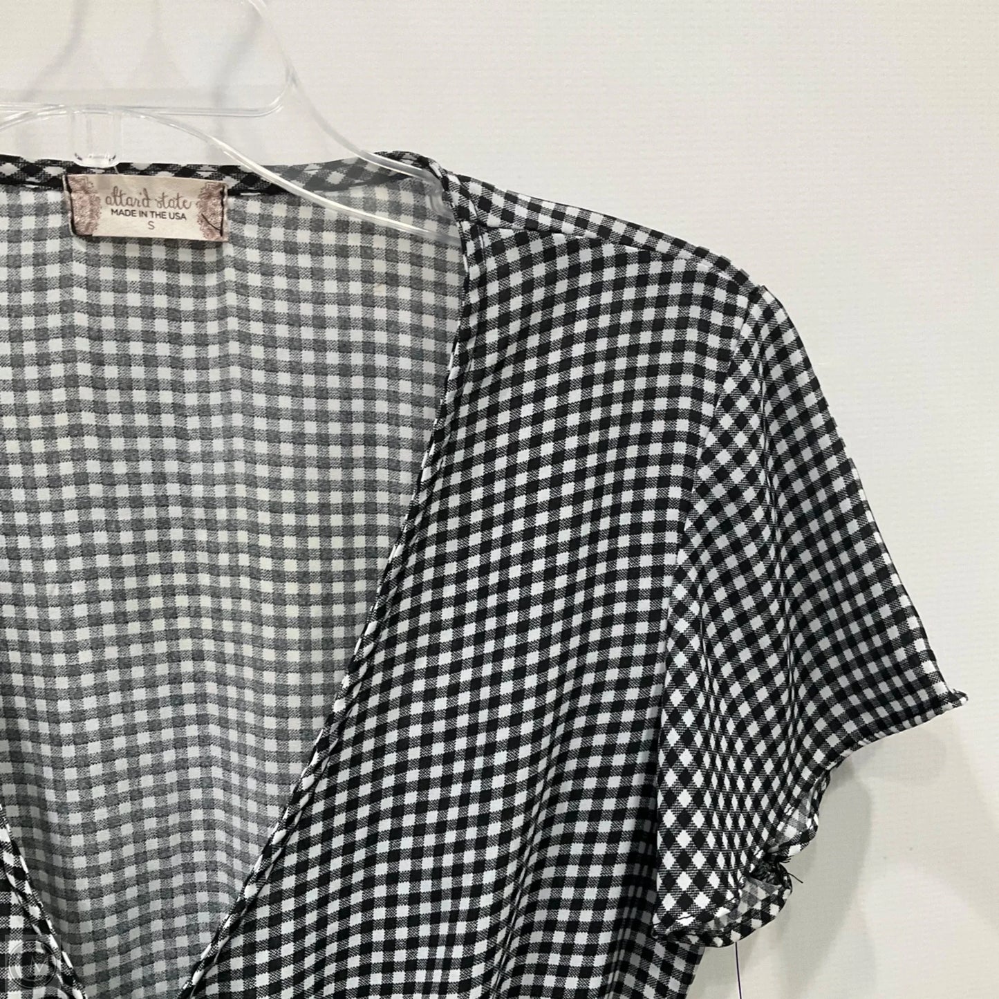 Top Short Sleeve By Altard State In Plaid Pattern, Size: S