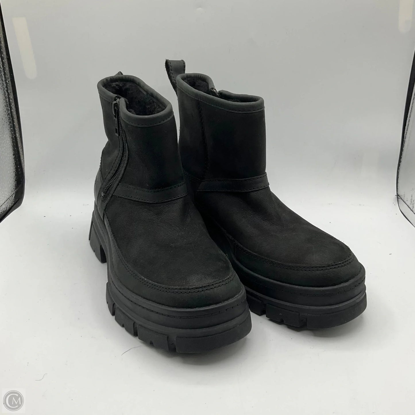 Boots Designer By Ugg In Black, Size: 6