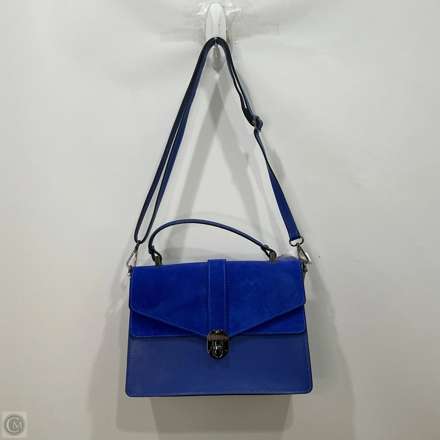 Crossbody By Clothes Mentor, Size: Medium