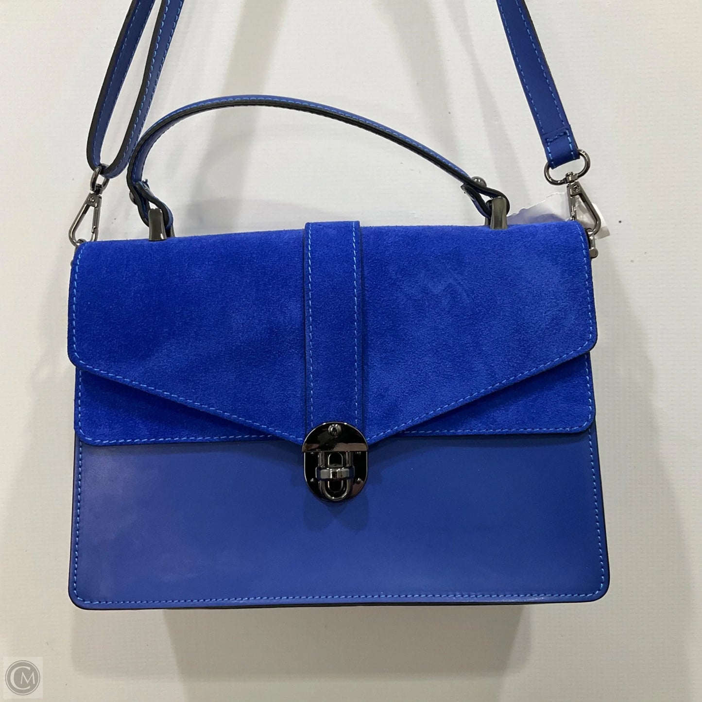 Crossbody By Clothes Mentor, Size: Medium