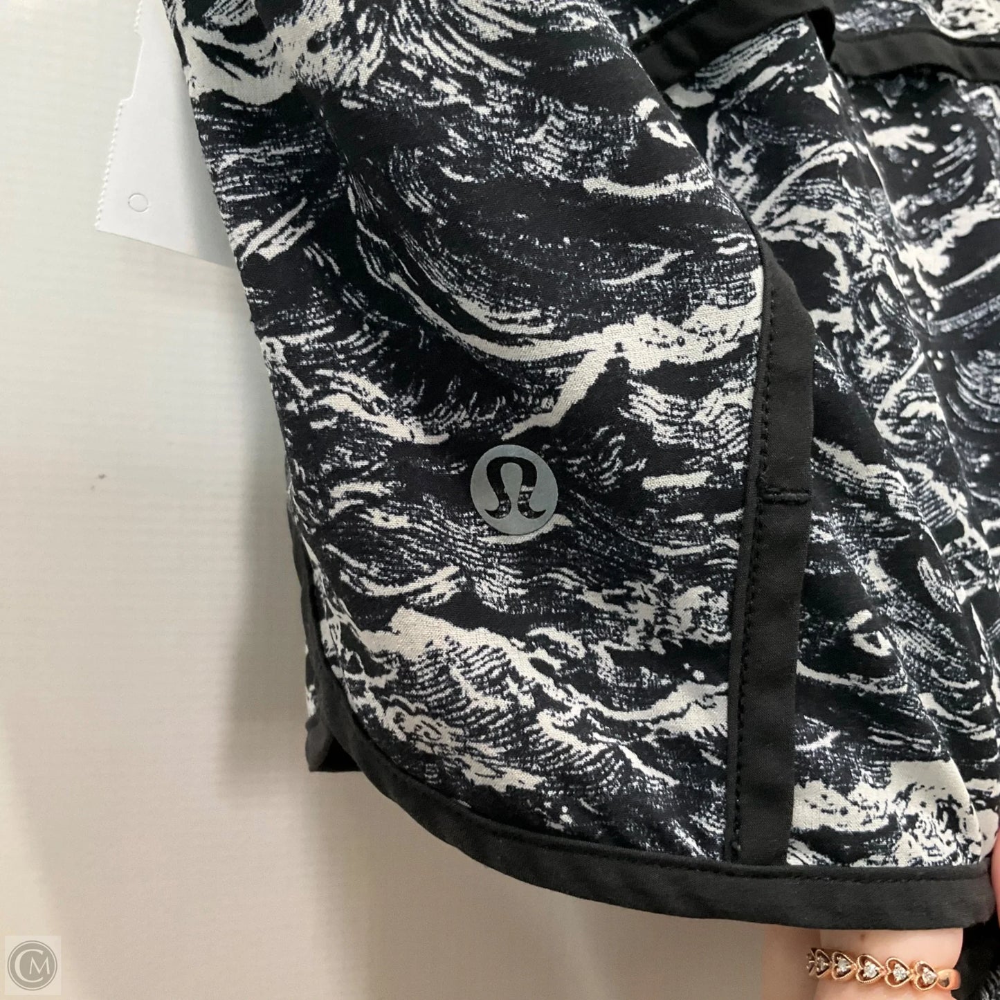 Athletic Shorts By Lululemon In Black, Size: 8