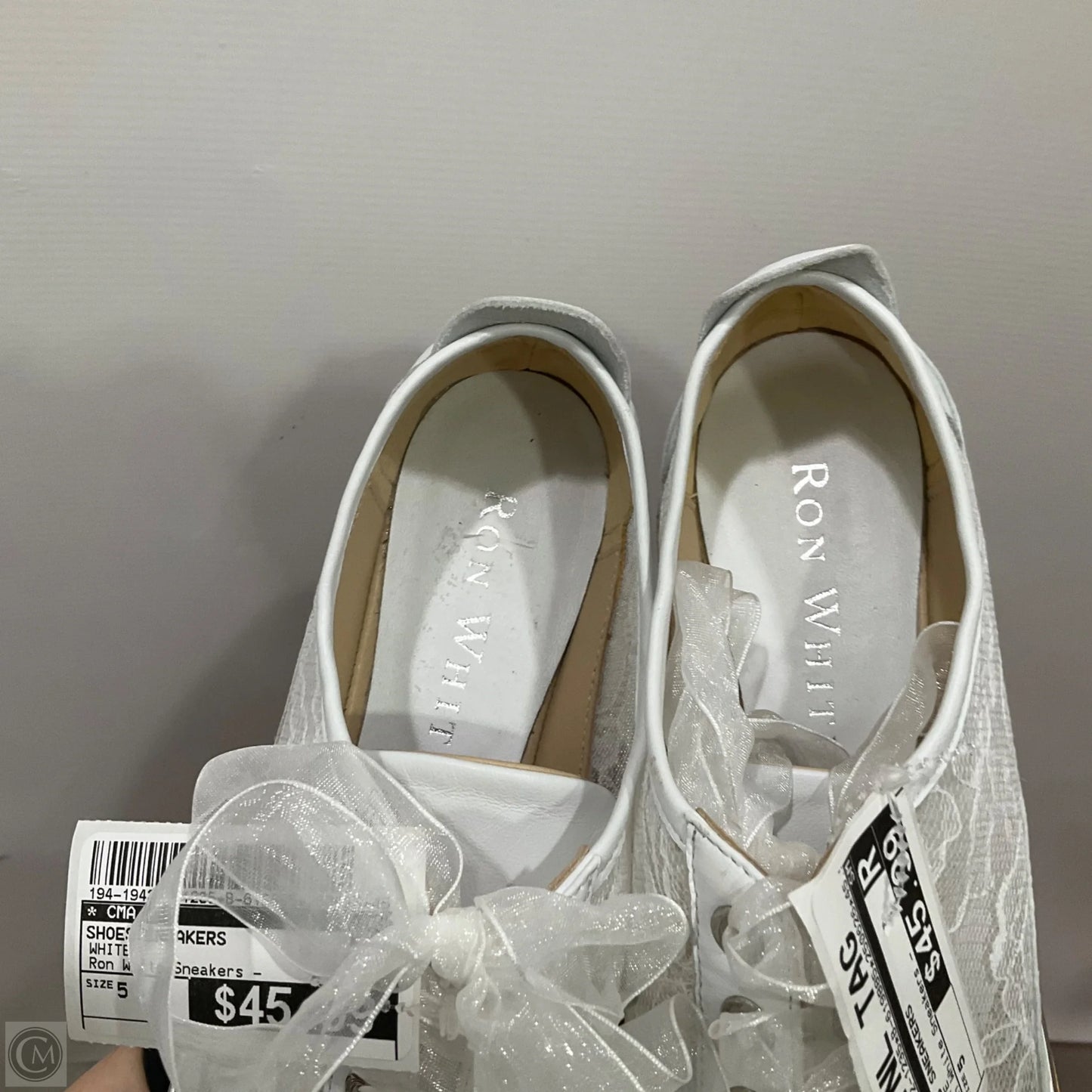 Shoes Sneakers By Cma In White, Size: 5