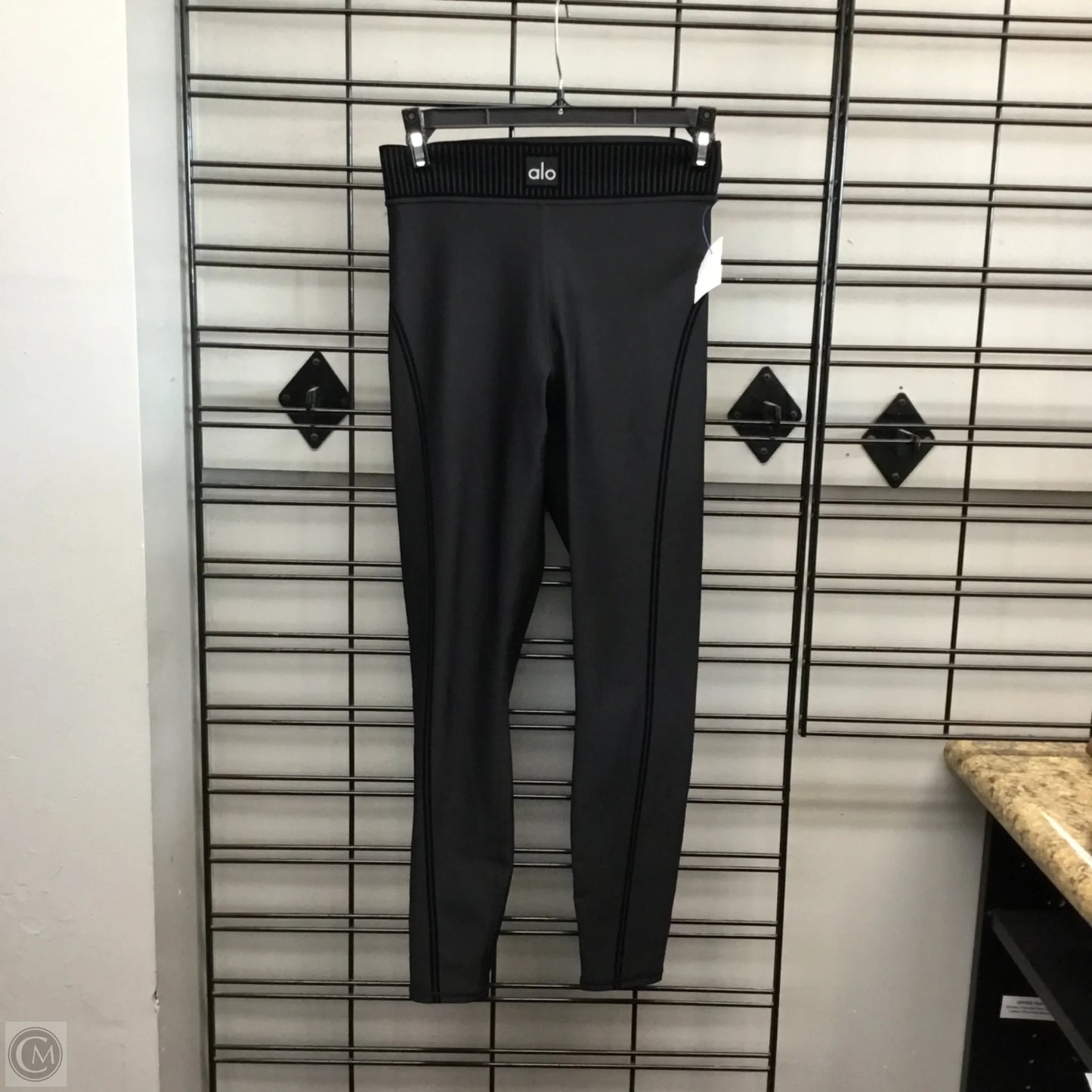 Athletic Leggings By Alo In Black, Size: S