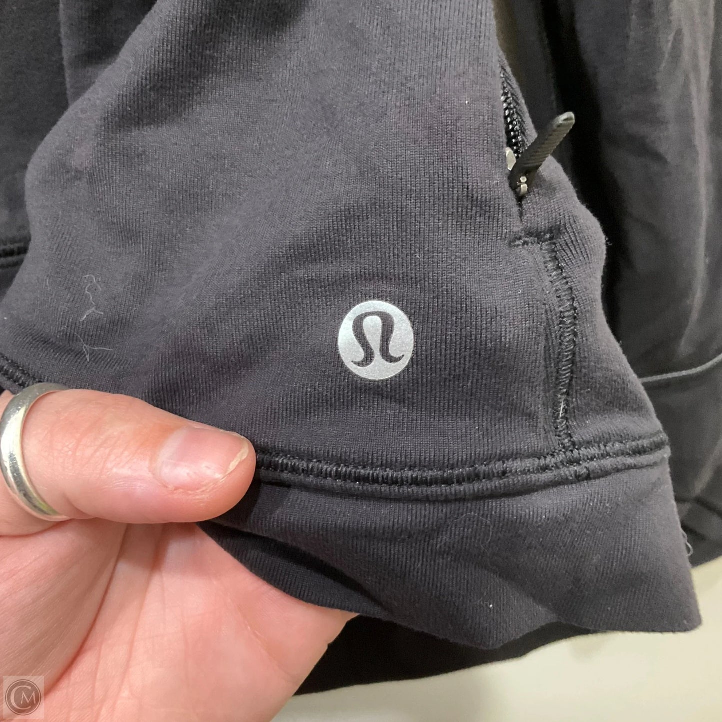Top Long Sleeve By Lululemon In Black, Size: 10