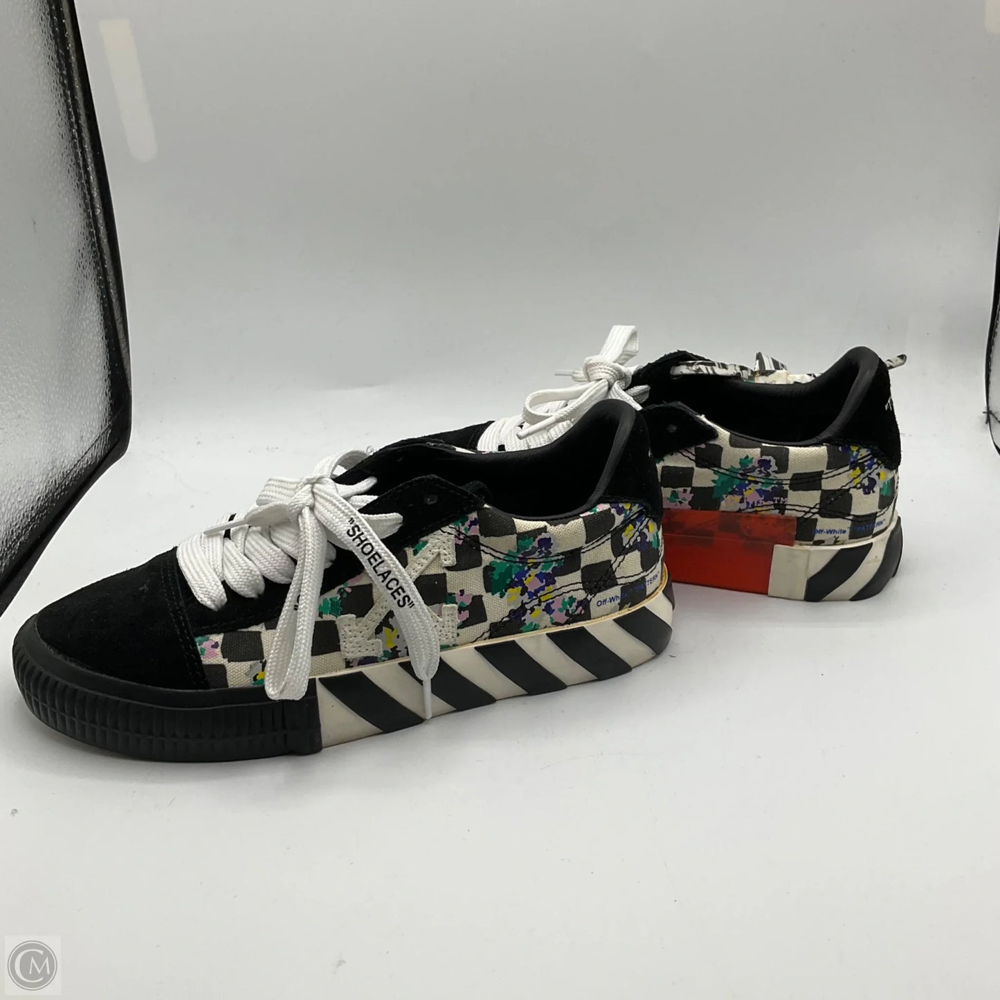 Shoes Luxury Designer By Off-white In Black & White, Size: 6.5