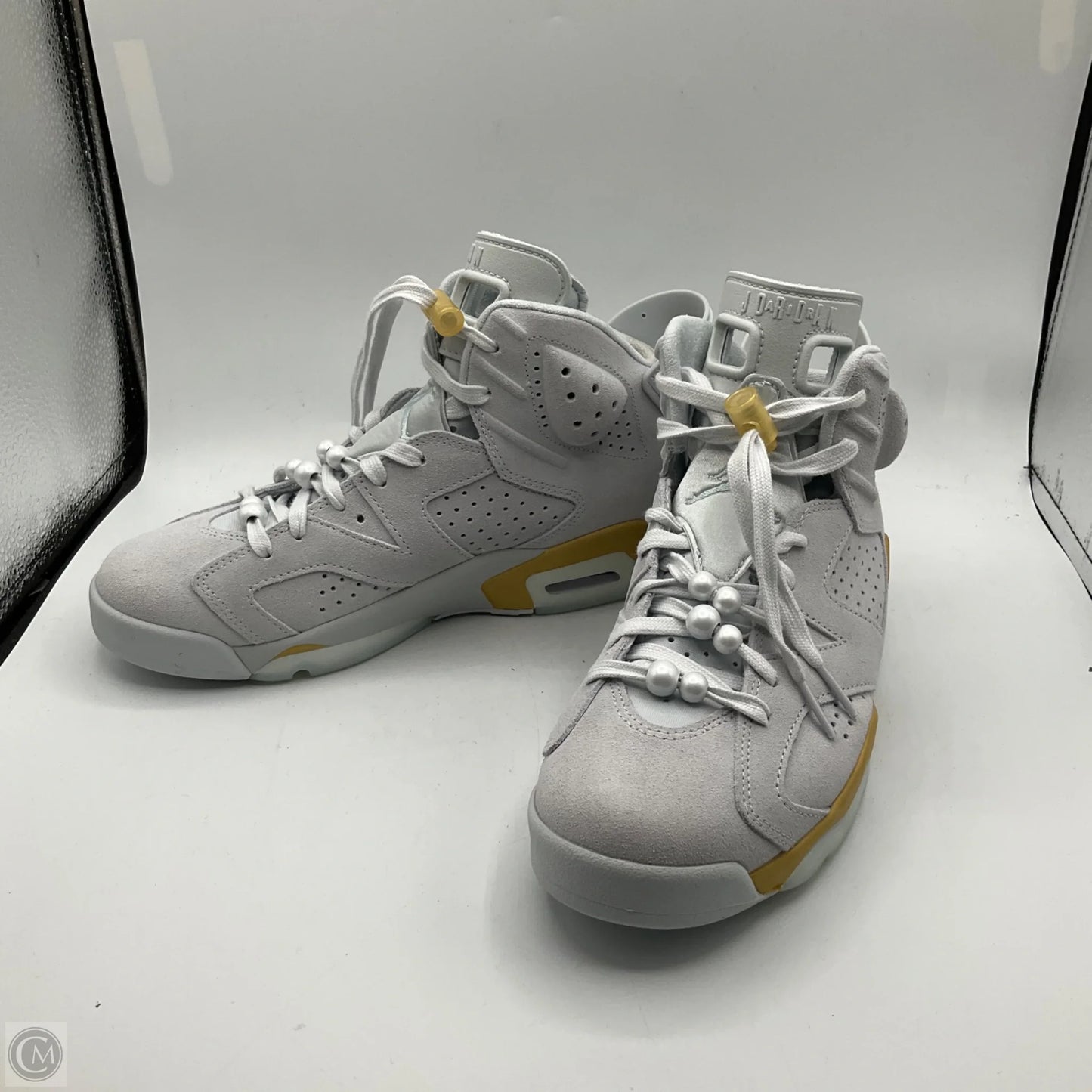 Shoes Luxury Designer By Jordan In Grey, Size: 8.5