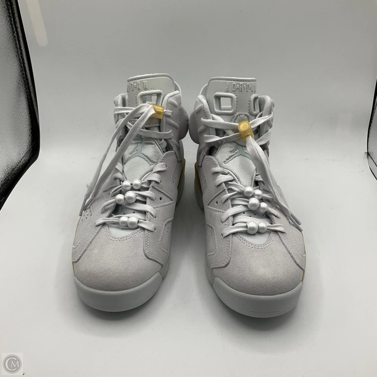 Shoes Luxury Designer By Jordan In Grey, Size: 8.5