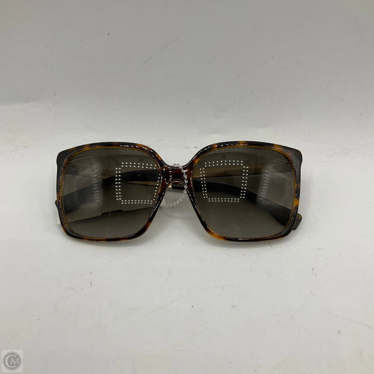 Sunglasses Luxury Designer By Fendi, Size: Medium