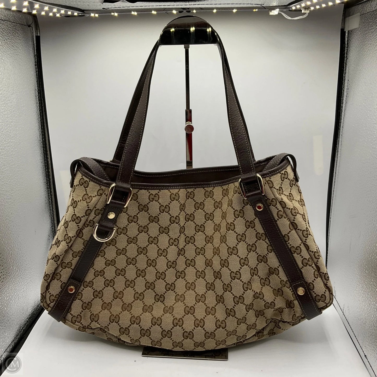 Handbag Luxury Designer By Gucci, Size: Medium