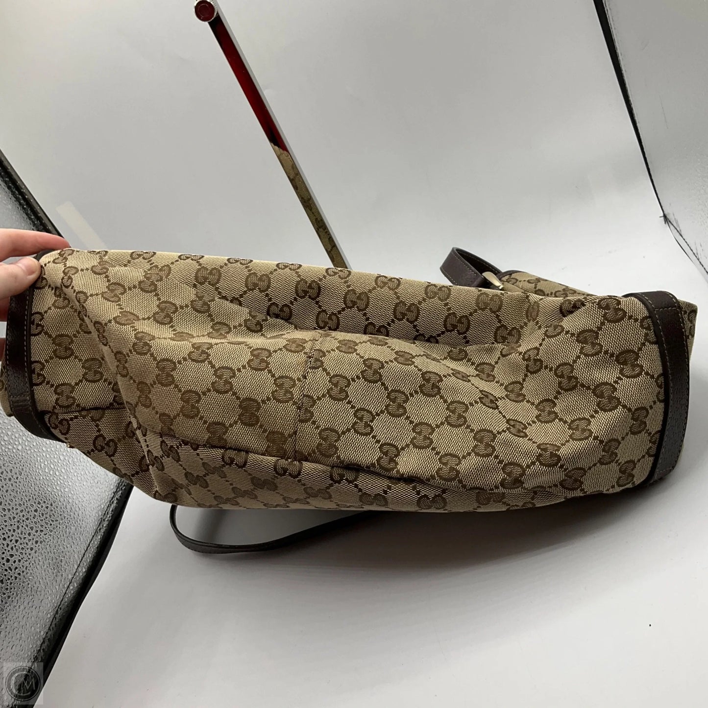 Handbag Luxury Designer By Gucci, Size: Medium