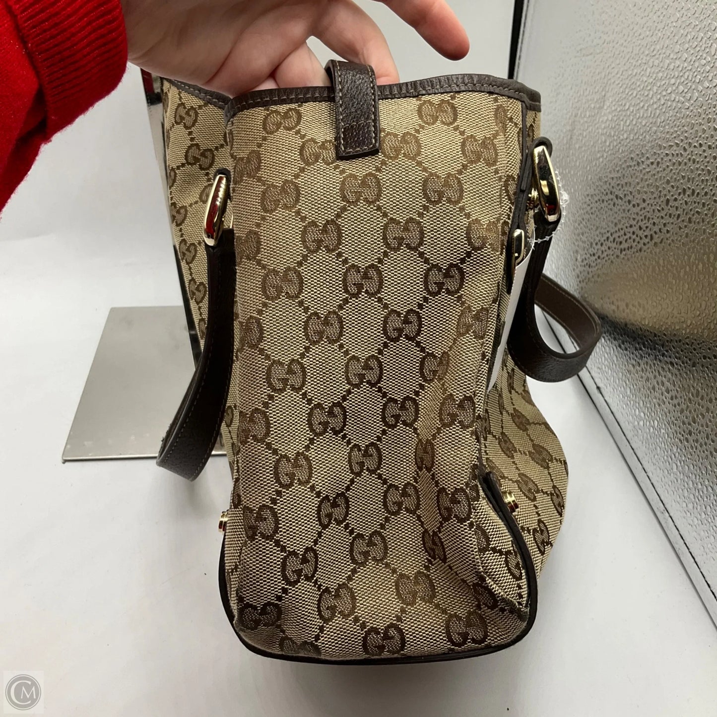 Handbag Luxury Designer By Gucci, Size: Medium