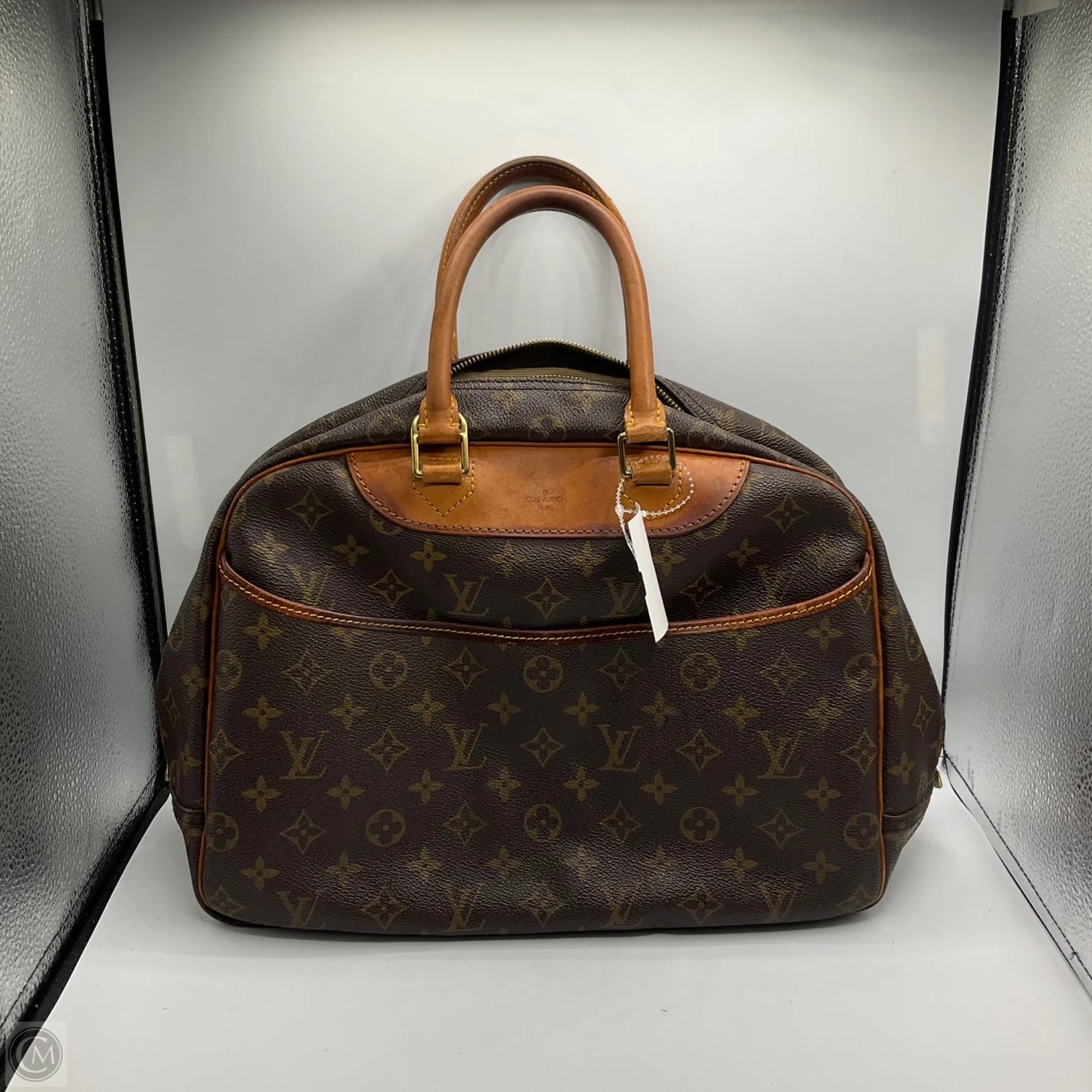 Handbag Luxury Designer By Louis Vuitton, Size: Medium