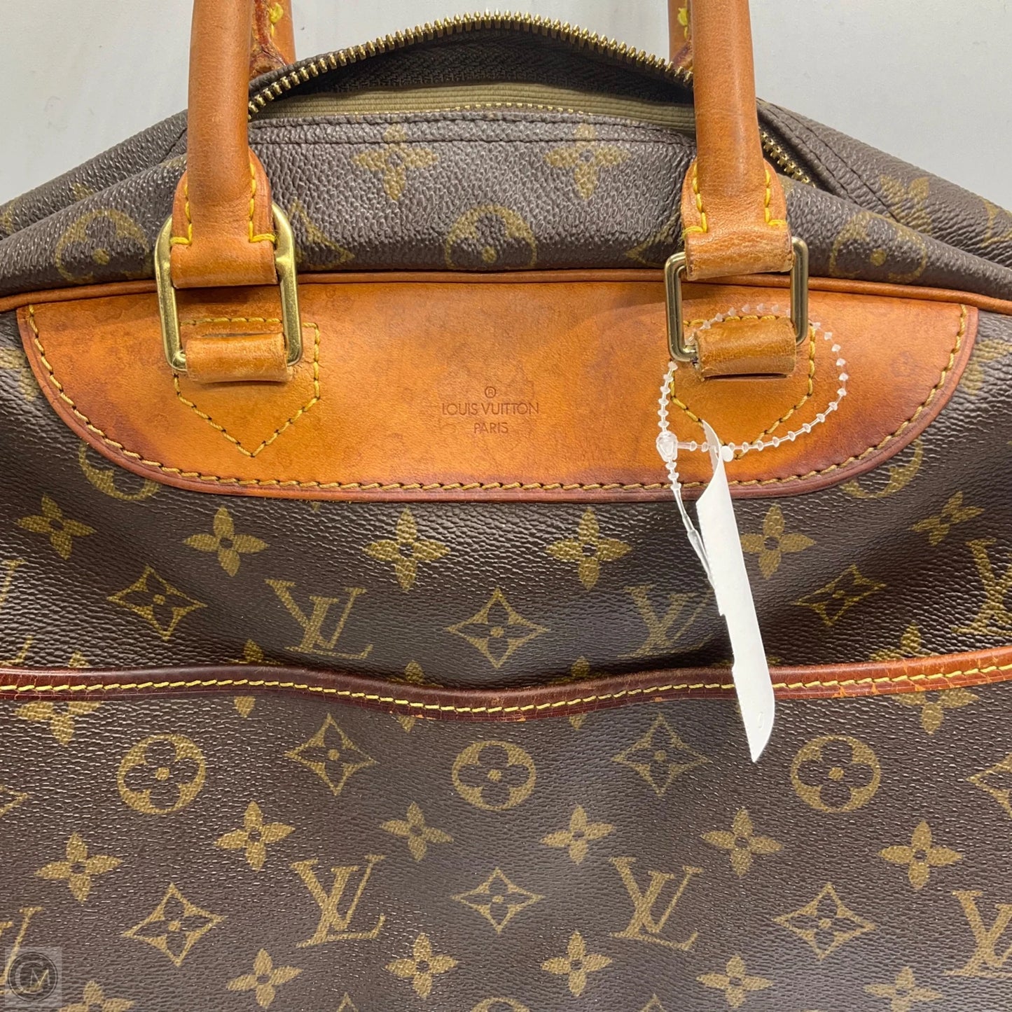 Handbag Luxury Designer By Louis Vuitton, Size: Medium