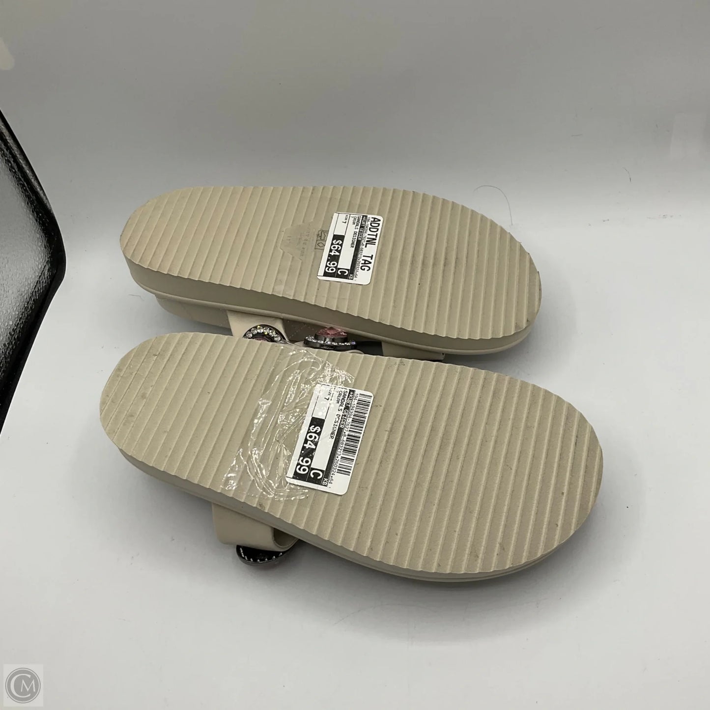 Sandals Designer By Kurt Geiger In Cream, Size: 7