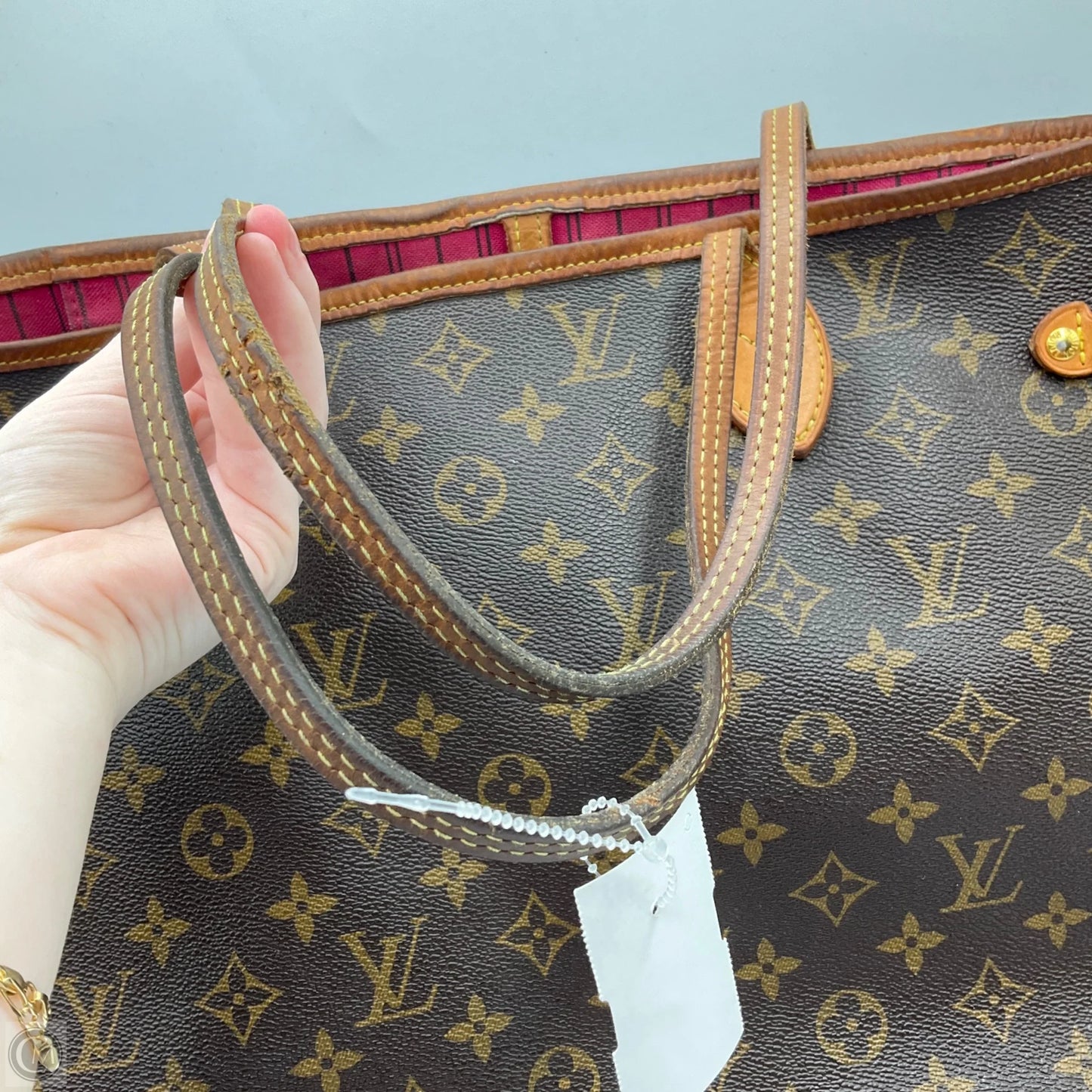 Handbag Luxury Designer By Louis Vuitton, Size: Medium