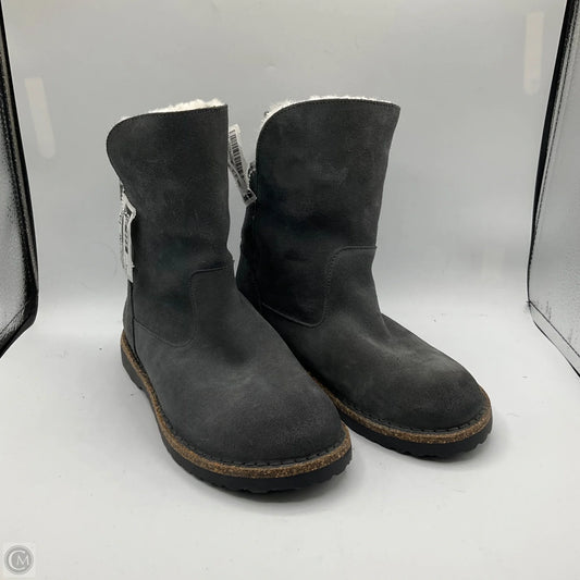 Boots Ankle Flats By Birkenstock In Grey, Size: 5