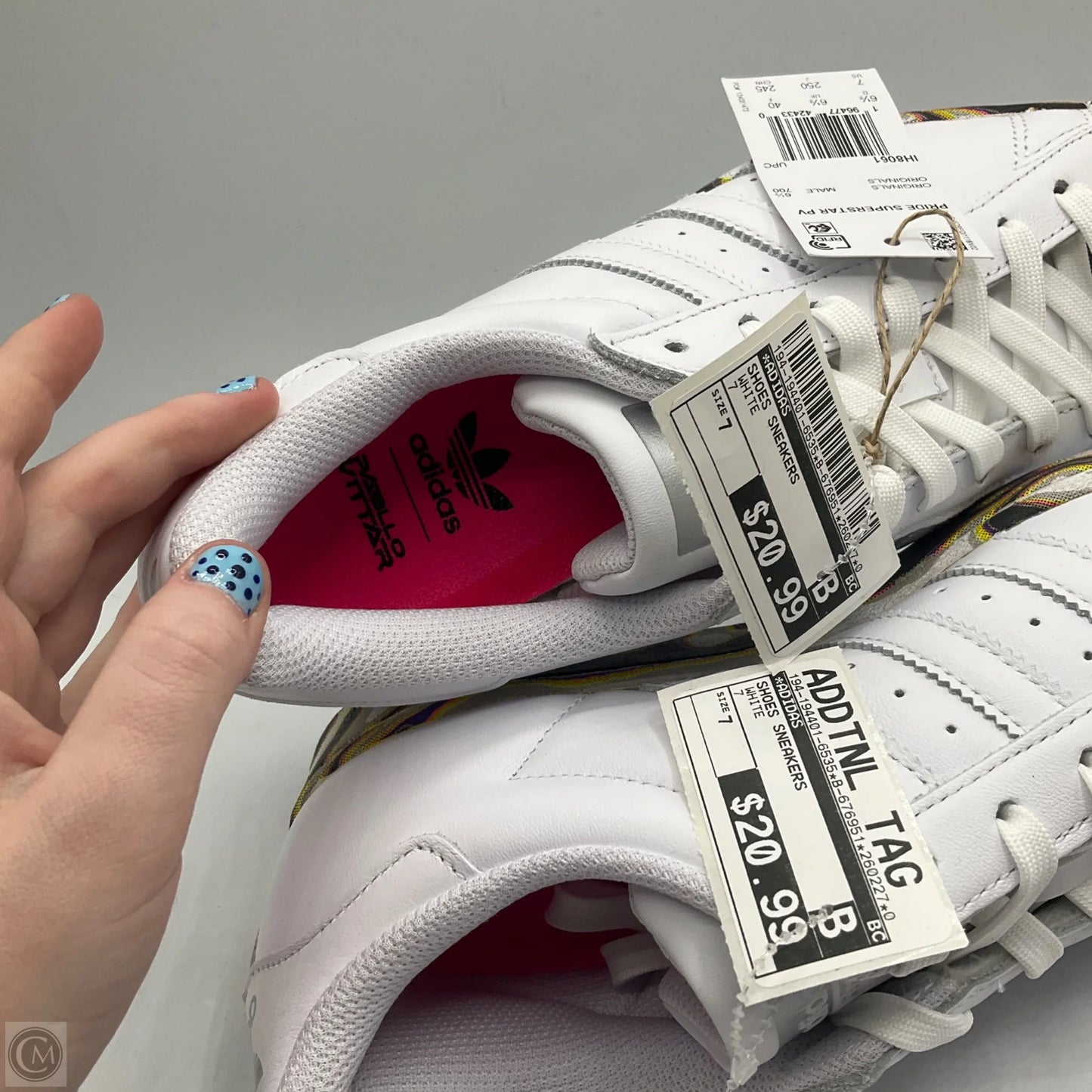 Shoes Sneakers By Adidas In White, Size: 7