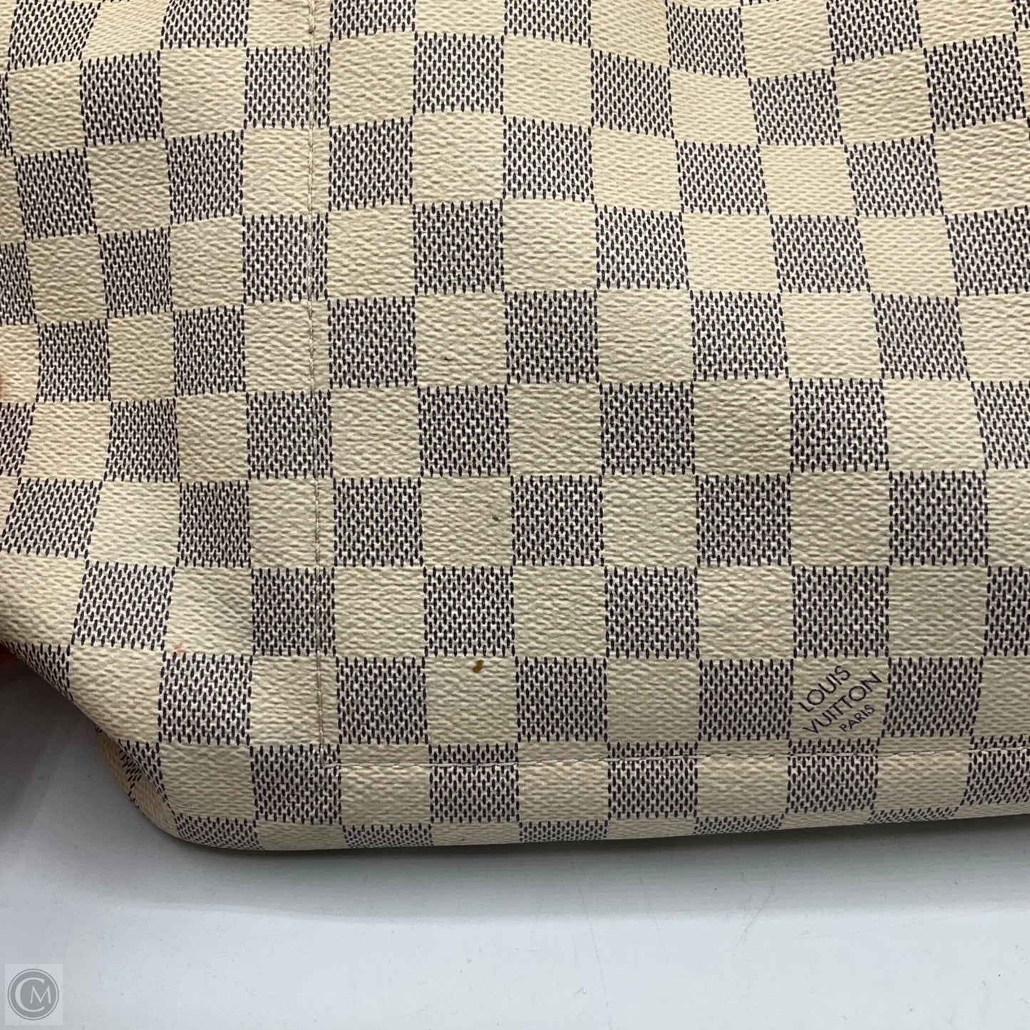 Handbag Luxury Designer By Louis Vuitton, Size: Medium