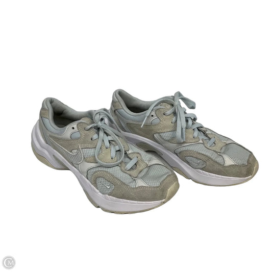 Shoes Sneakers By Nike In Grey, Size: 8.5