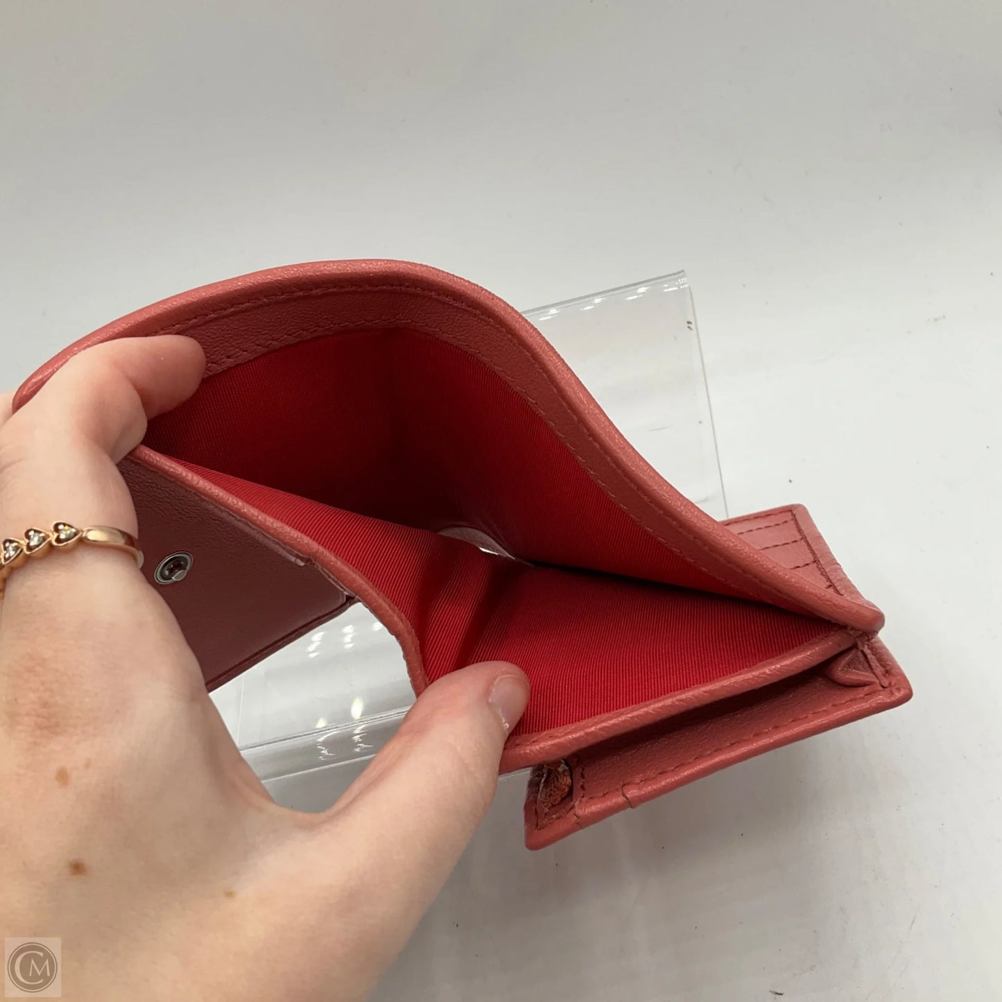 Wallet Luxury Designer By Gucci, Size: Small