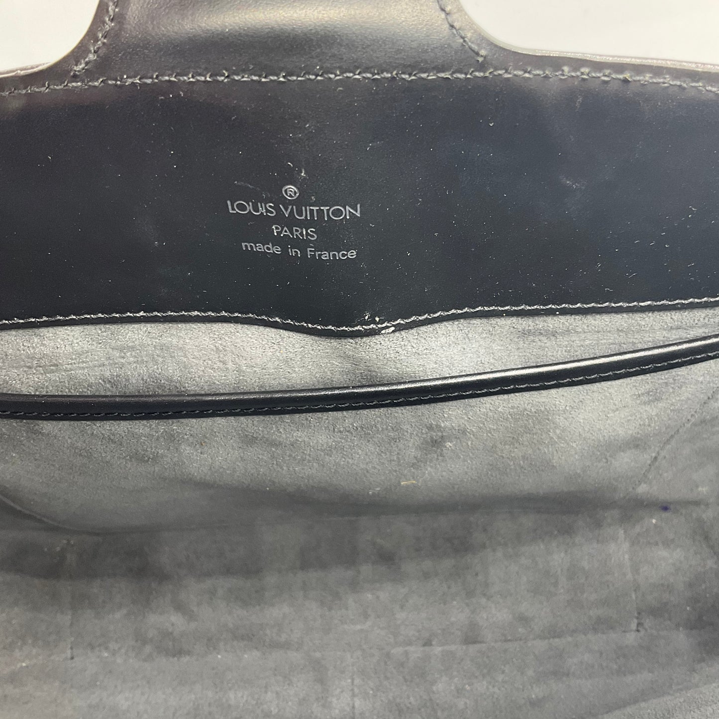 Handbag Luxury Designer By Louis Vuitton, Size: Medium