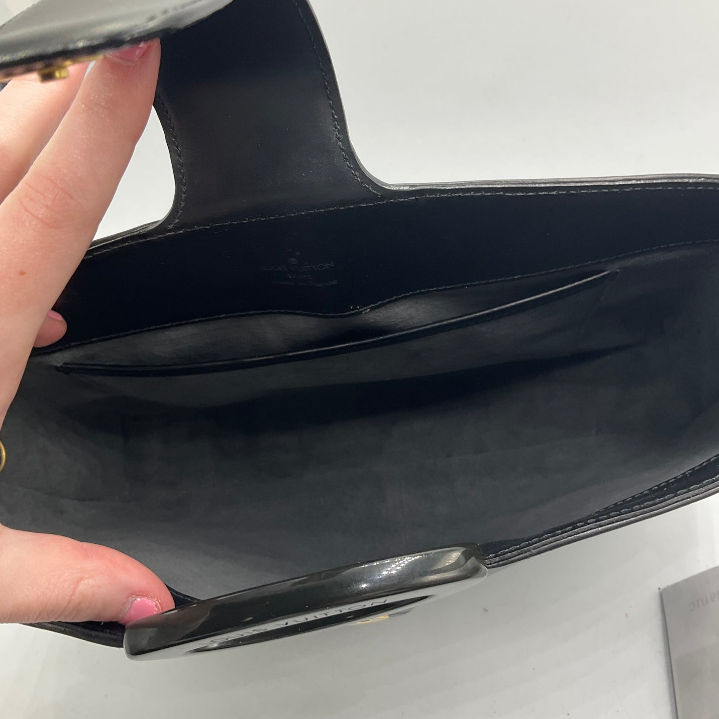 Handbag Luxury Designer By Louis Vuitton, Size: Medium