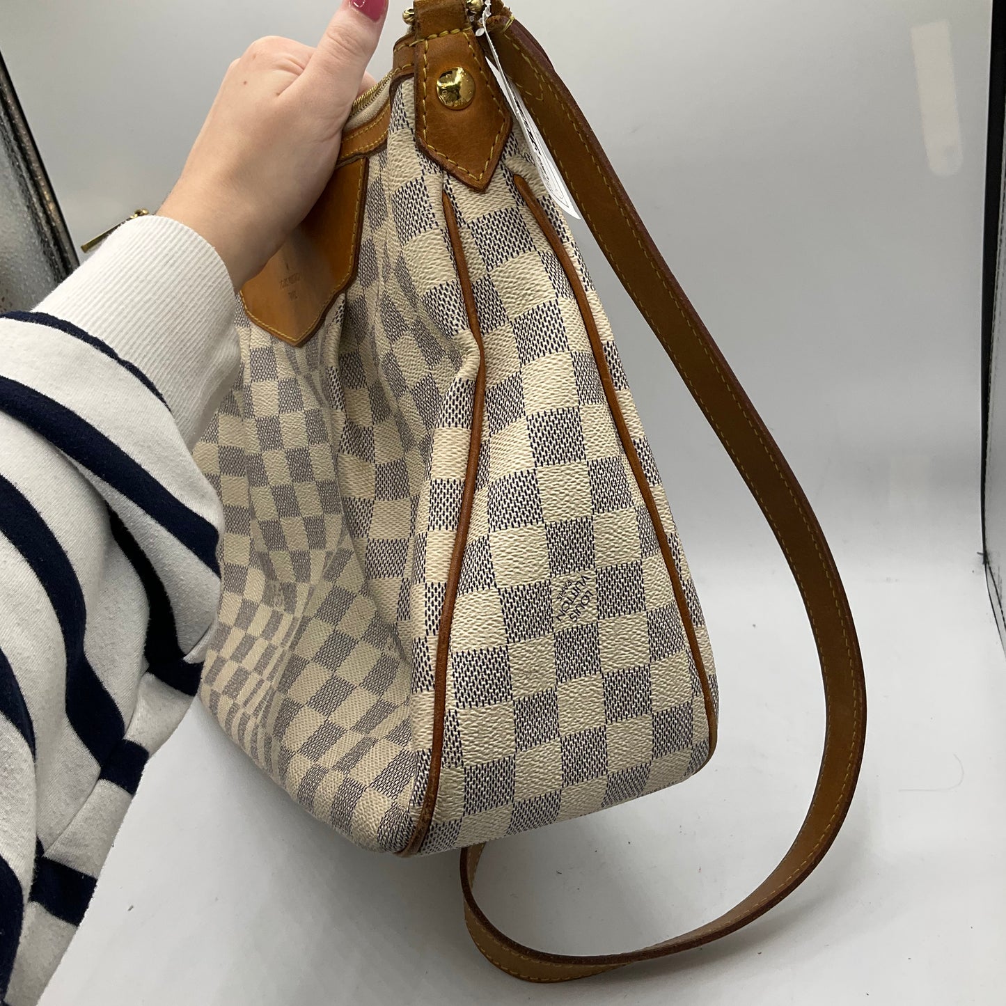 Crossbody Luxury Designer By Louis Vuitton, Size: Large