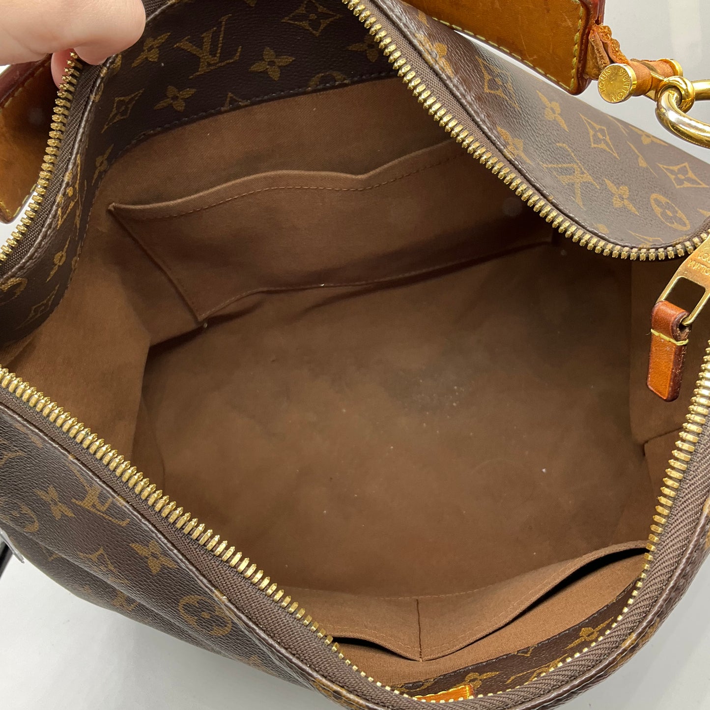 Handbag Luxury Designer By Louis Vuitton, Size: Large