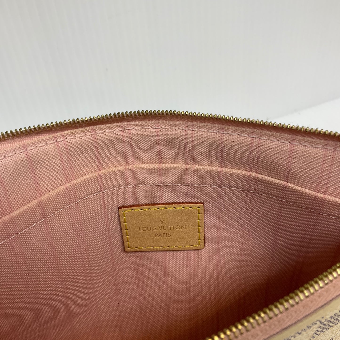Wristlet Luxury Designer By Louis Vuitton, Size: Medium